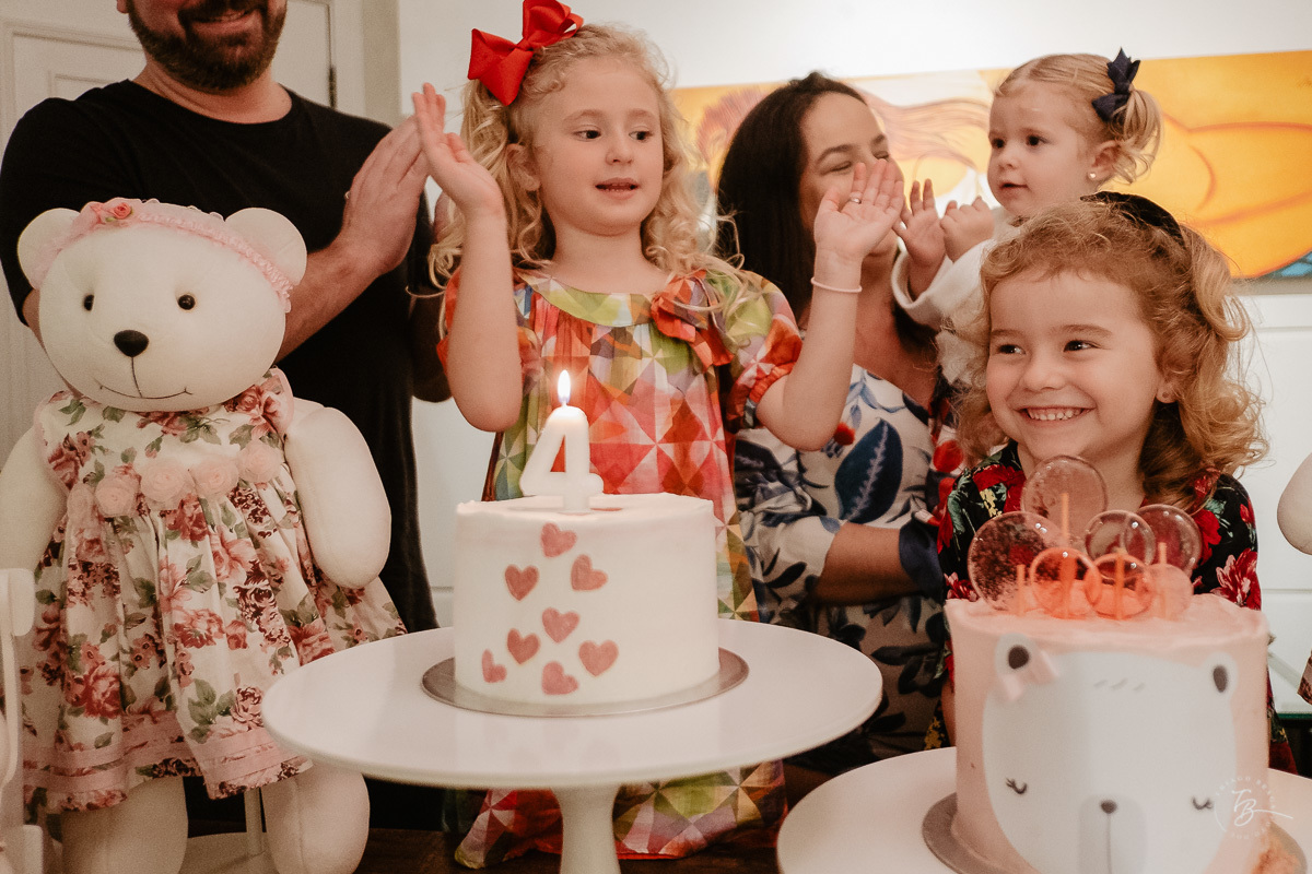 Aniversário documental infantil em casa. Thiago Braga fotografia. 