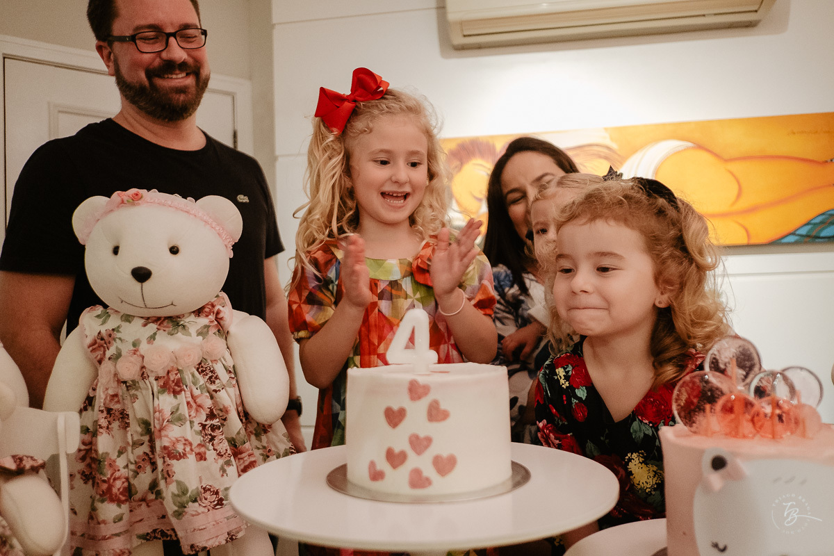 Aniversário documental infantil em casa. Thiago Braga fotografia. 