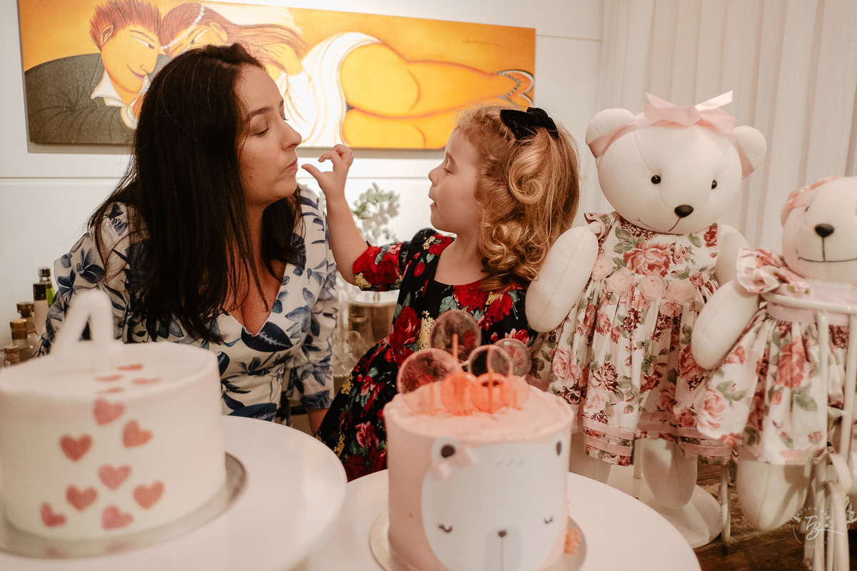 Aniversário documental infantil em casa. Thiago Braga fotografia. 