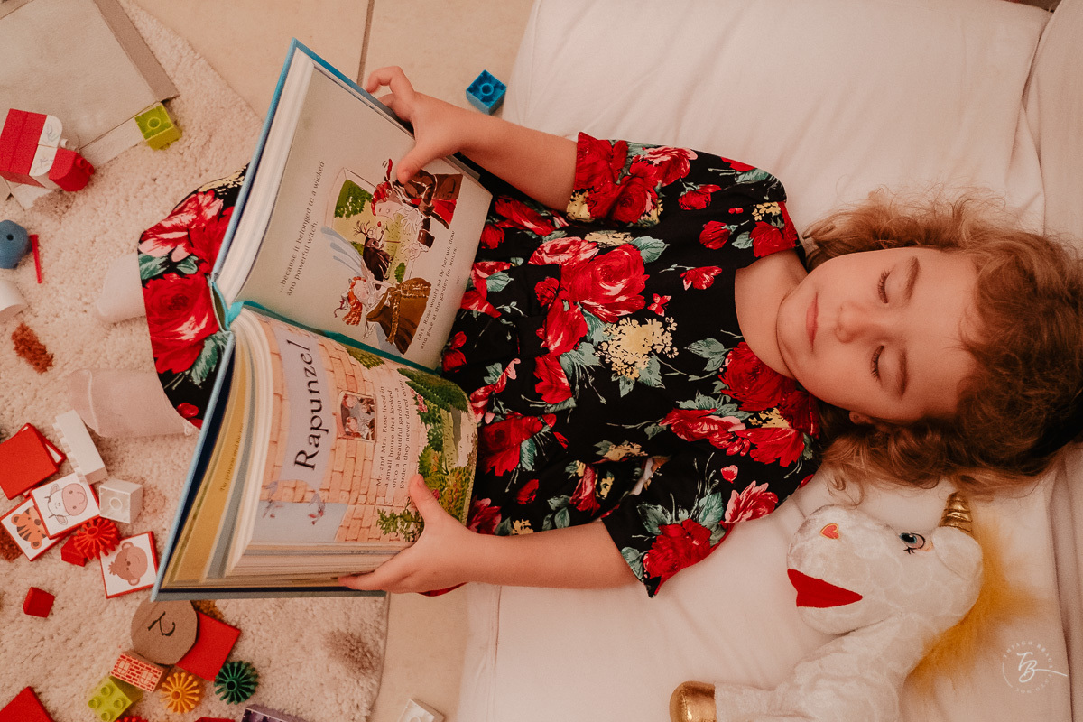 Aniversário documental infantil em casa. Thiago Braga fotografia. 