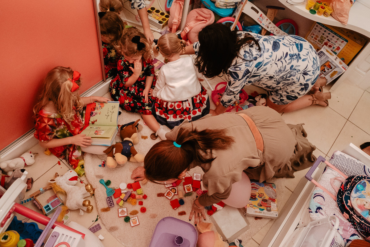 Aniversário documental infantil em casa. Thiago Braga fotografia. 