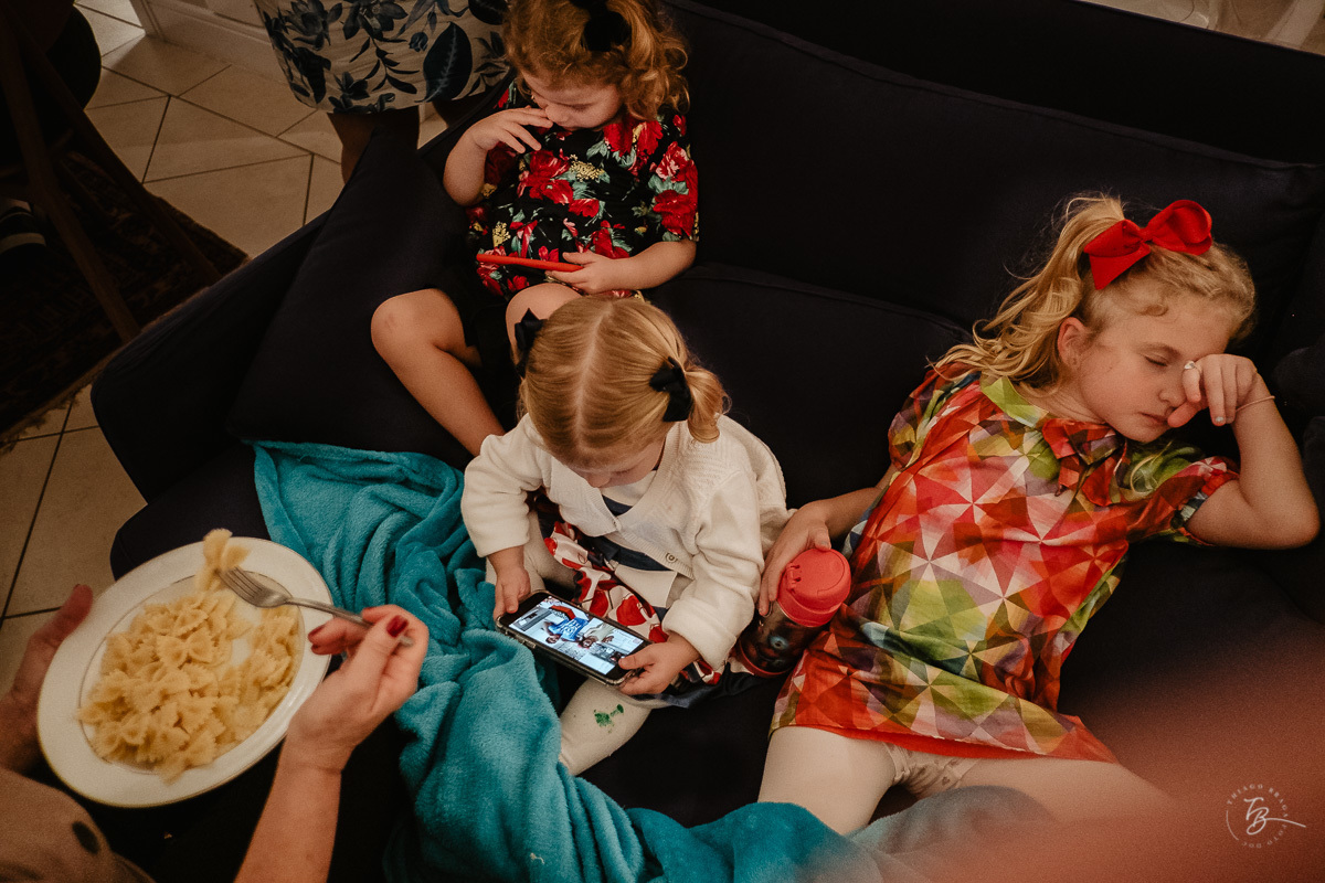 Aniversário documental infantil em casa. Thiago Braga fotografia. 