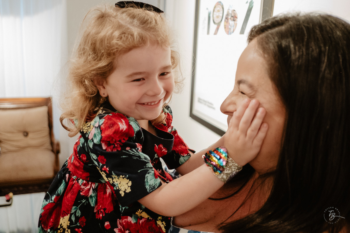 Aniversário documental infantil em casa. Thiago Braga fotografia. 