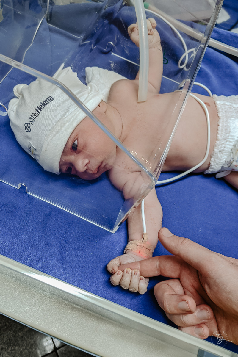 Gabi chegou. Parto documental. A chegada do Gabriel. Maternidade Santa Helena. Florianópolis/SC. Por Thiago Braga fotografia. 