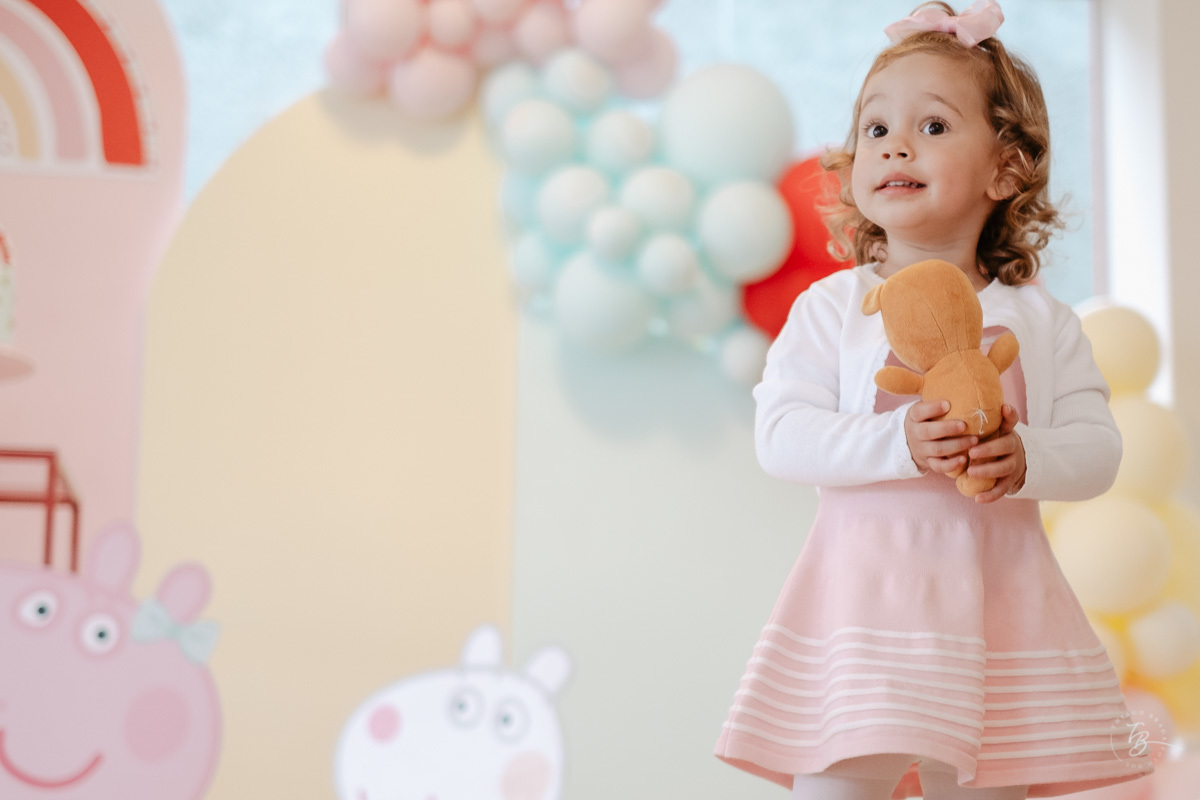 Olívia Feliz. Fotografia documental de aniversário infantil em Florianópolis/Sc por Thiago Braga.