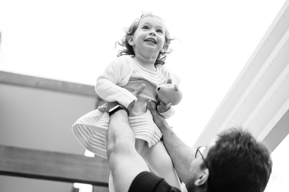 Mais folia com o papai. Fotografia documental de aniversário infantil em Florianópolis/Sc por Thiago Braga.