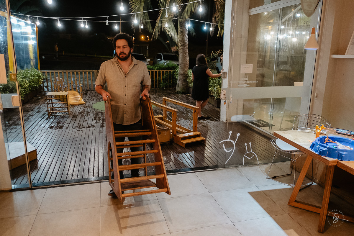 Desmontando a festa de aniversário. Festa de 10 anos do Luan, de Harry Potter, em festa infantil no espaço Caracois e Caramujos, em Florianópolis/SC por Thiago Braga Fotografia