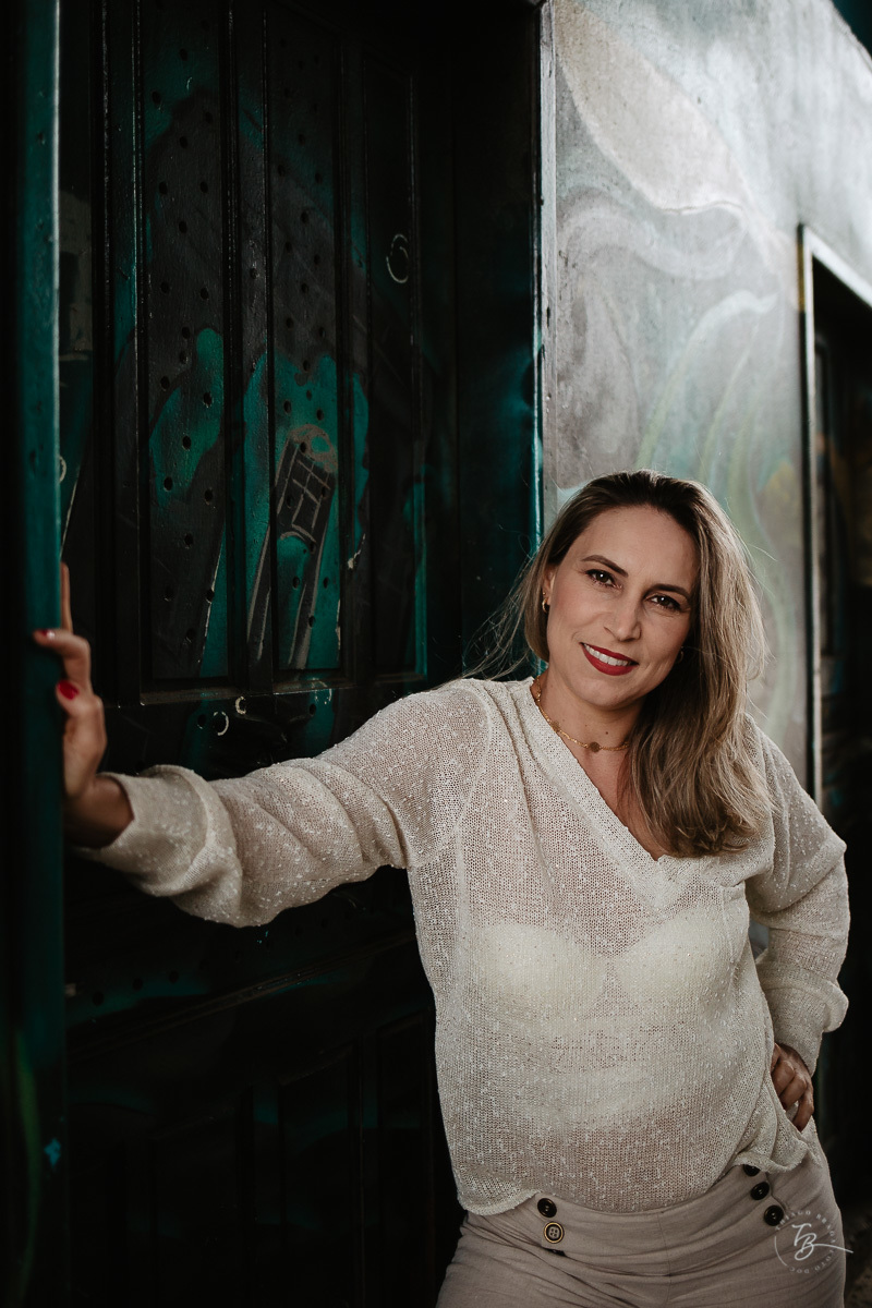Praia da Armação. Retratos pessoais de um ensaio no Sul da Ilha de Santa Catarina, em Florianópolis. Gisele, 40 anos. 