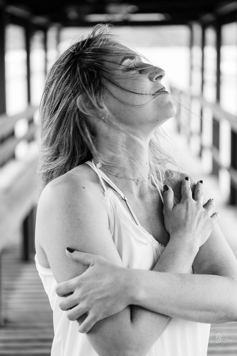 Retrato com liberdade. Retratos pessoais de um ensaio no Sul da Ilha de Santa Catarina, em Florianópolis. Gisele, 40 anos. 
