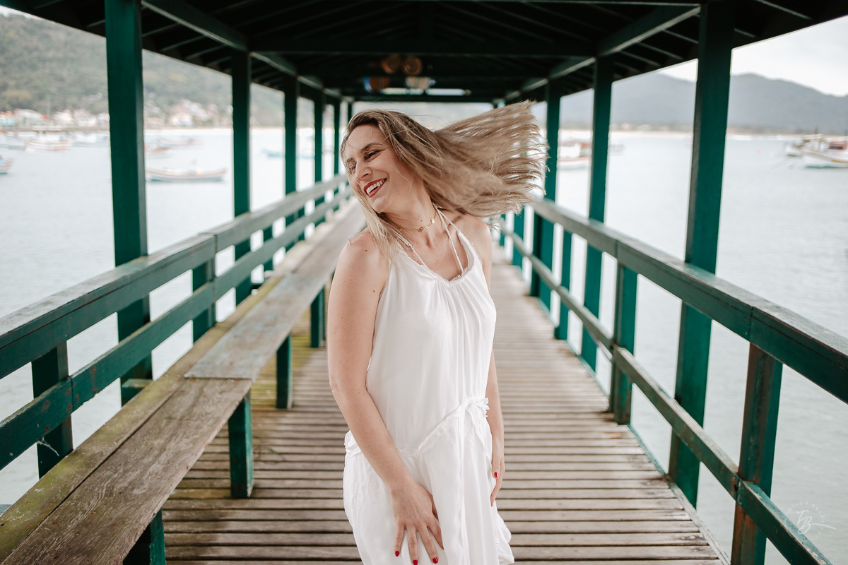Livre. Retratos pessoais de um ensaio no Sul da Ilha de Santa Catarina, em Florianópolis. Gisele, 40 anos. 