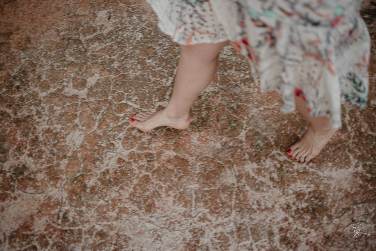 Pés no chão. Retratos pessoais de um ensaio no Sul da Ilha de Santa Catarina, em Florianópolis. Gisele, 40 anos. 
