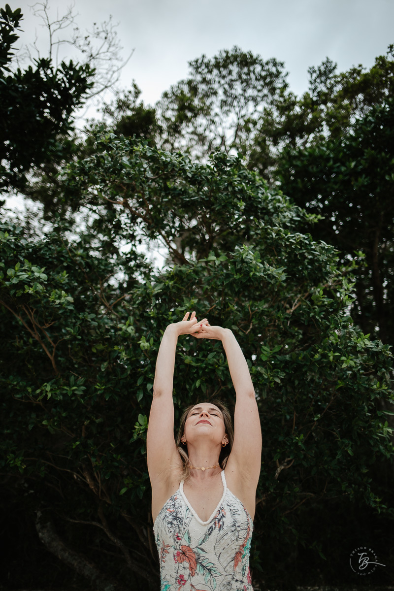 fim de tarde. Retratos pessoais de um ensaio no Sul da Ilha de Santa Catarina, em Florianópolis. Gisele, 40 anos. 