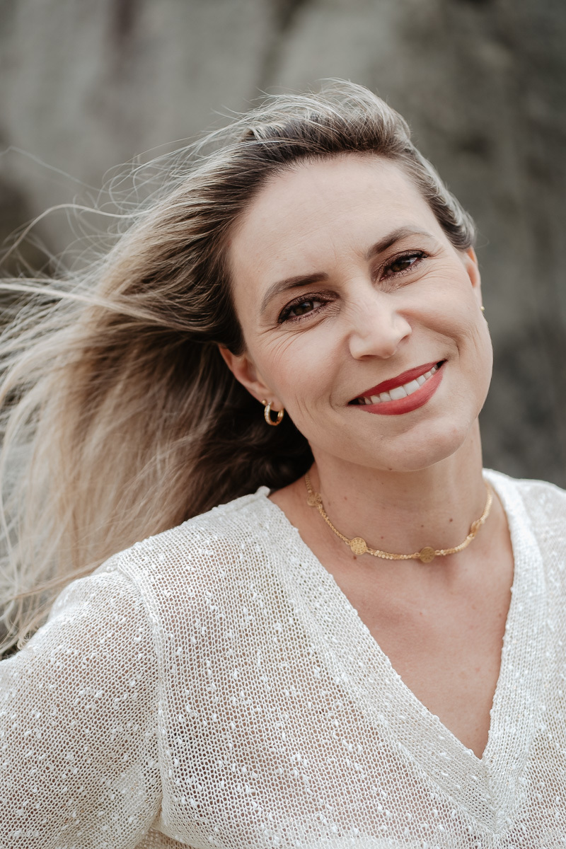 retrato da Gisele. Retratos pessoais de um ensaio no Sul da Ilha de Santa Catarina, em Florianópolis. Gisele, 40 anos. 