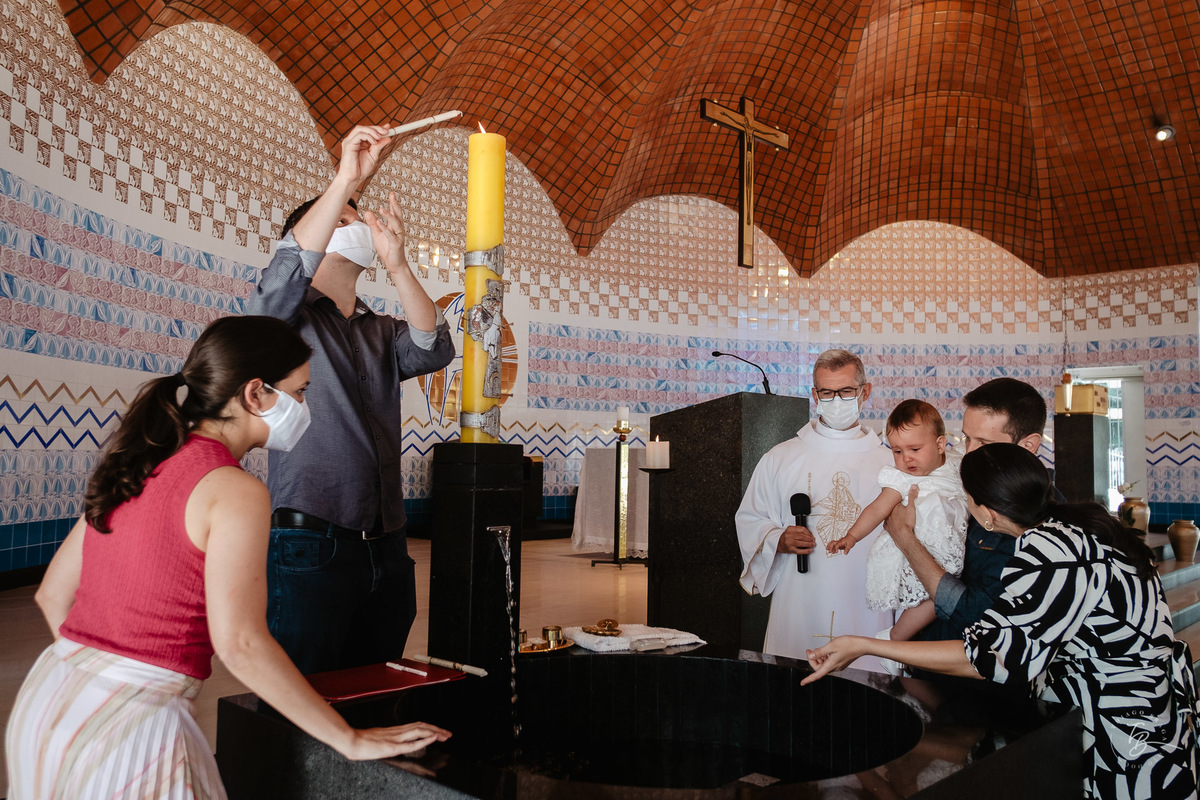 Dia do batizado, de gêmeos.
Manhã de domingo, iluminada, Após a cerimônia na lindíssima Paróquia Nossa Senhora de Lourdes São Luiz, na Agronômica/Florianópolis - SC.