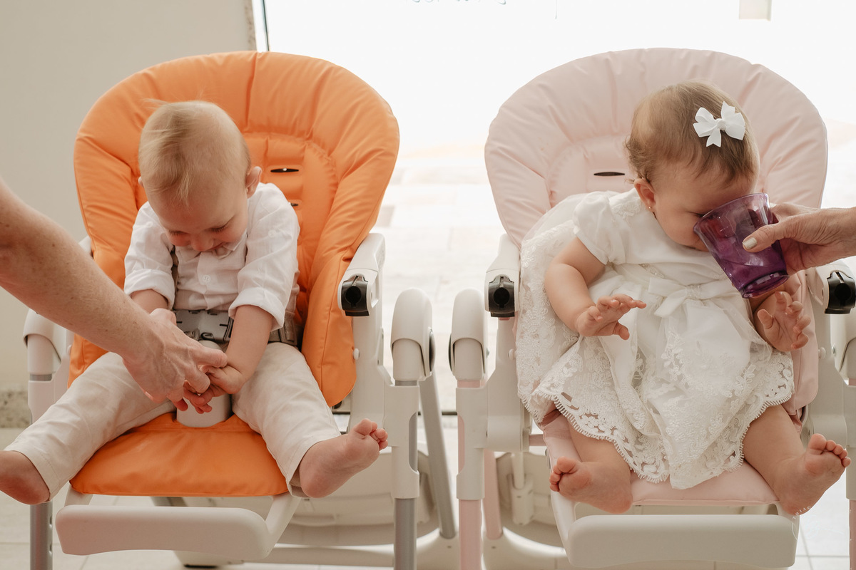 Fim de refeição. Dia do batizado, de gêmeos.
Manhã de domingo, iluminada, Após a cerimônia na lindíssima Paróquia Nossa Senhora de Lourdes São Luiz, na Agronômica/Florianópolis - SC.