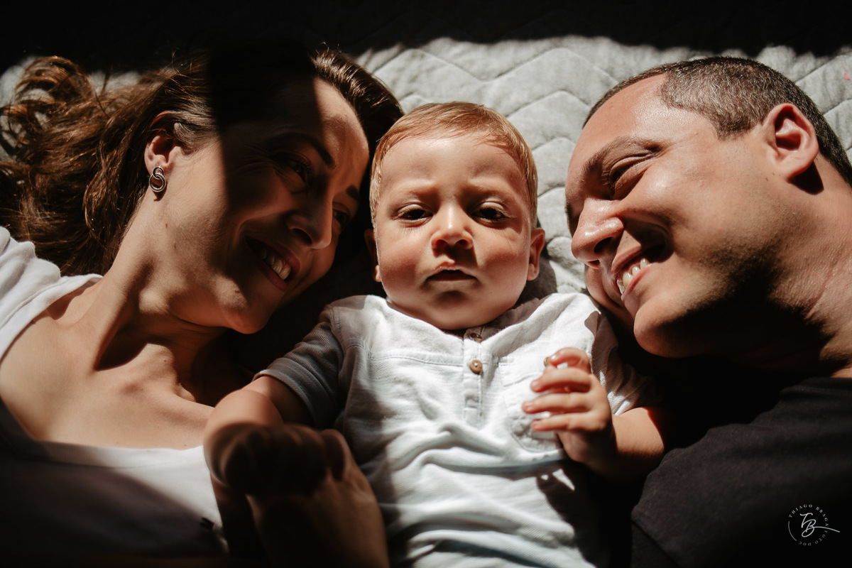 Família. Ensaio lifestyle. Fotos de Família em Garopaba - SC. Por Thiago Braga