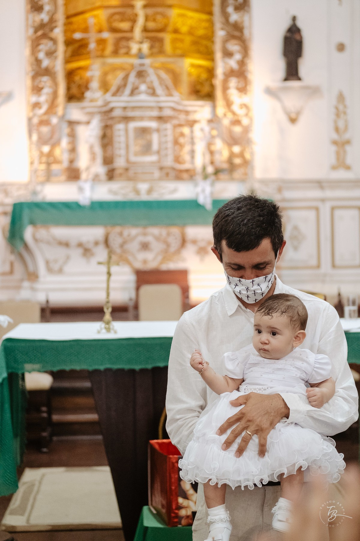 O dia do batizado da Lara, na Igreja santuário da Imaculada conceição, na Lagoa em Florianópolis. - SC, por Thiago Braga Fotografia.