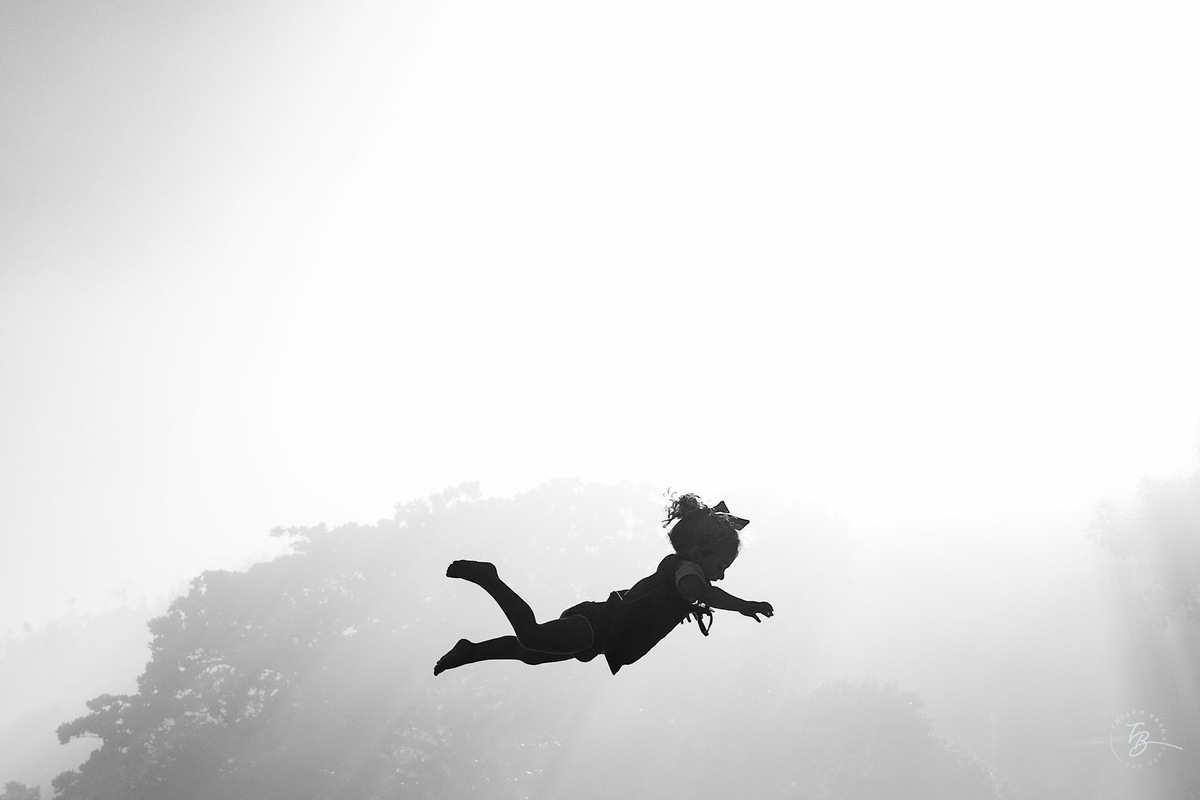 Ensaio lifestyle da Família Serrão Magalhães na praia da Barra da Lagoa em Florianópolis-SC. Três Mochilas pelo mundo, fotografados por Thiago Braga. 