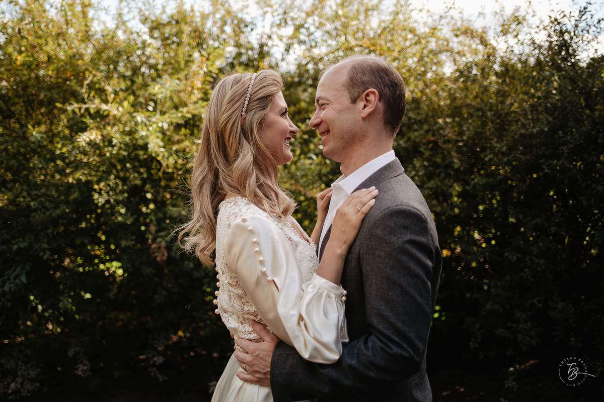 O ensaio pré-casamento da Bettina e do Anderson, em Lages-SC, no Hotel Pedras Brancas. Por Thiago Braga. 