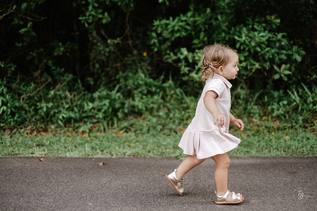 Ensaio de família no Bosque Amoraeville em Jurerê Internacional, em Florianópolis, por Thiago Braga fotografia
