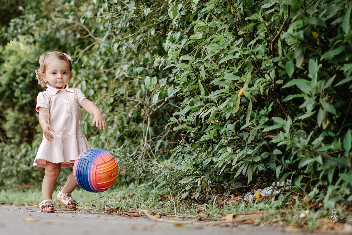 Ensaio de família no Bosque Amoraeville em Jurerê Internacional, em Florianópolis, por Thiago Braga fotografia