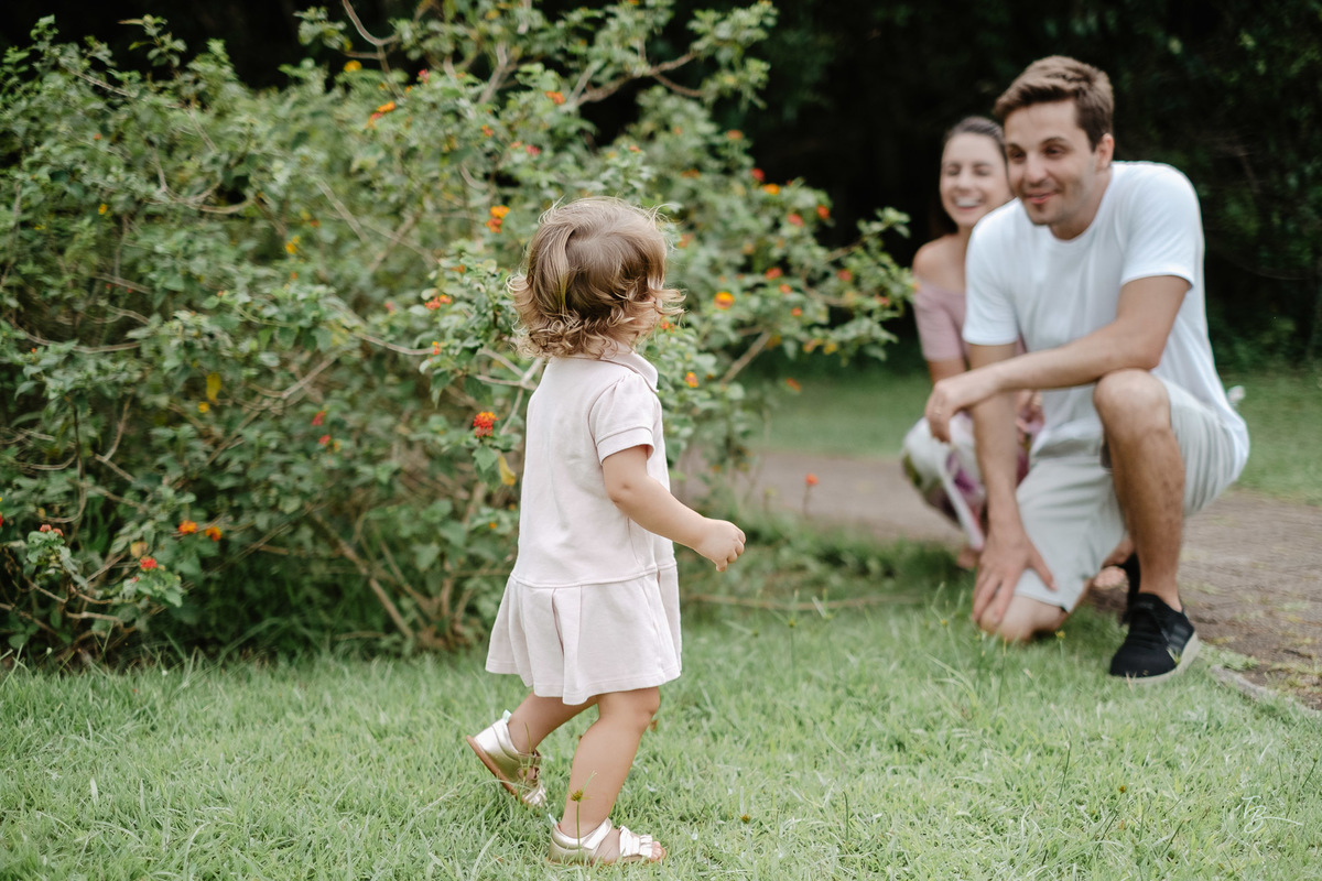 Ensaio de família no Bosque Amoraeville em Jurerê Internacional, em Florianópolis, por Thiago Braga fotografia