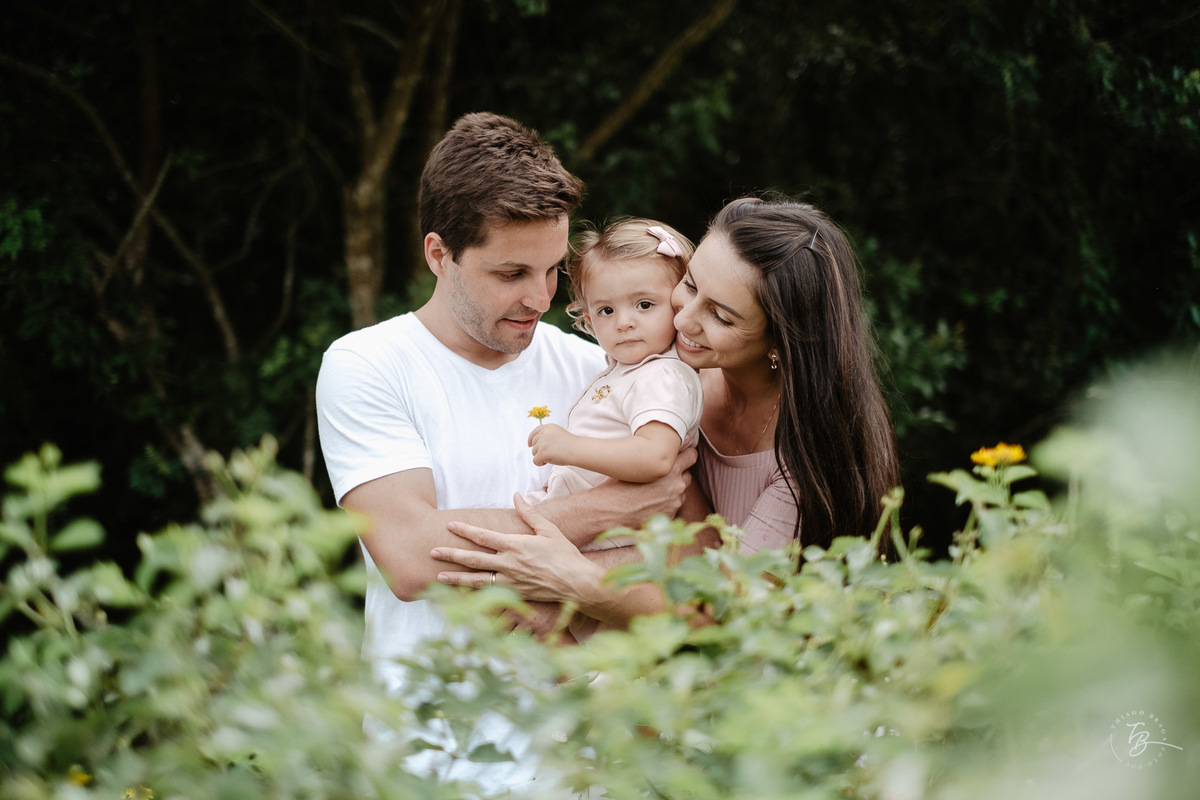 Ensaio de família no Bosque Amoraeville em Jurerê Internacional, em Florianópolis, por Thiago Braga fotografia