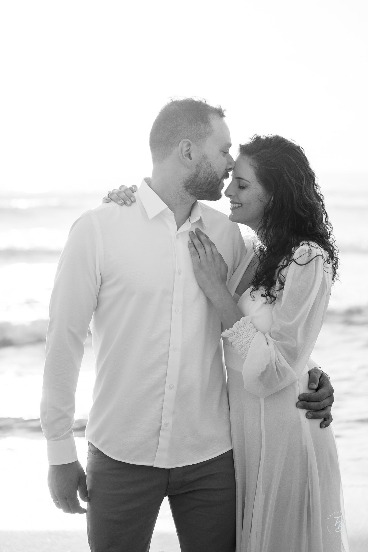 sessão pré casamento ao amanhecer, na praia do Campeche, em Florianópolis - SC por Thiago Braga Fotografia.