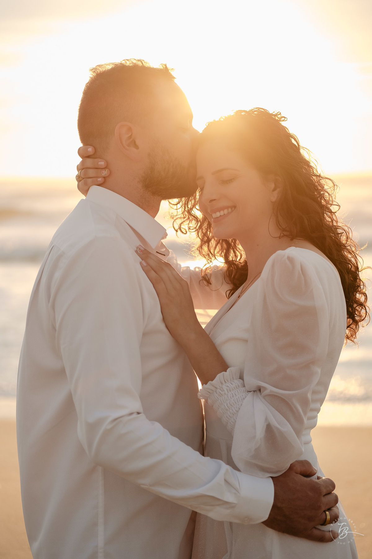sessão pré casamento ao amanhecer, na praia do Campeche, em Florianópolis - SC por Thiago Braga Fotografia.