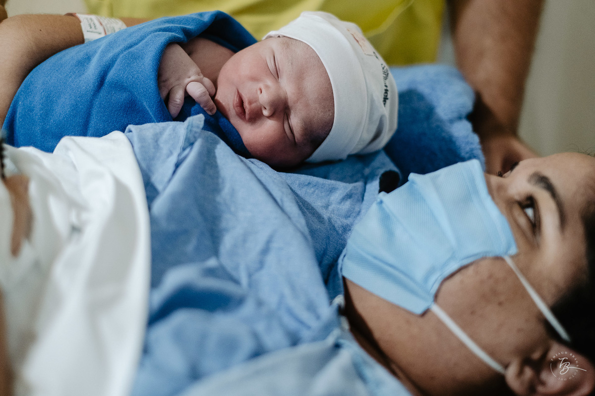 História do nascimento do Bernardo na Clínica Santa Helena em Florianópolis - SC por Thiago Braga Fotografia. 