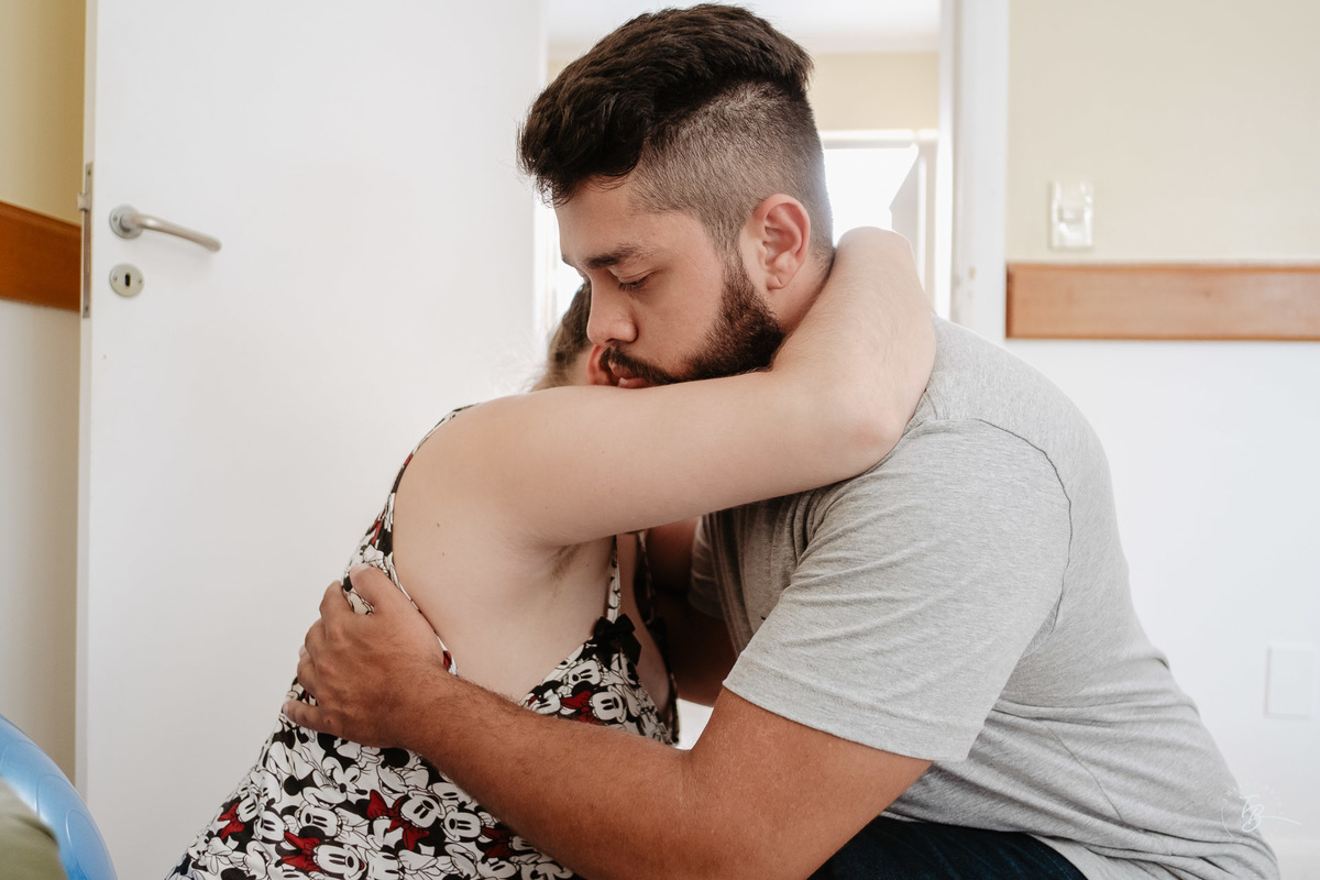 fotografia do dia do nascimento da Luara, na maternidade Ilha em Florianópolis, por Thiago Braga