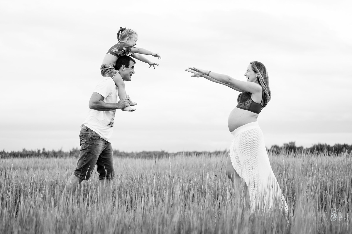 Ensaio gestante na praia da Daniela, em Florianópolis. Por Thiago Braga fotografia