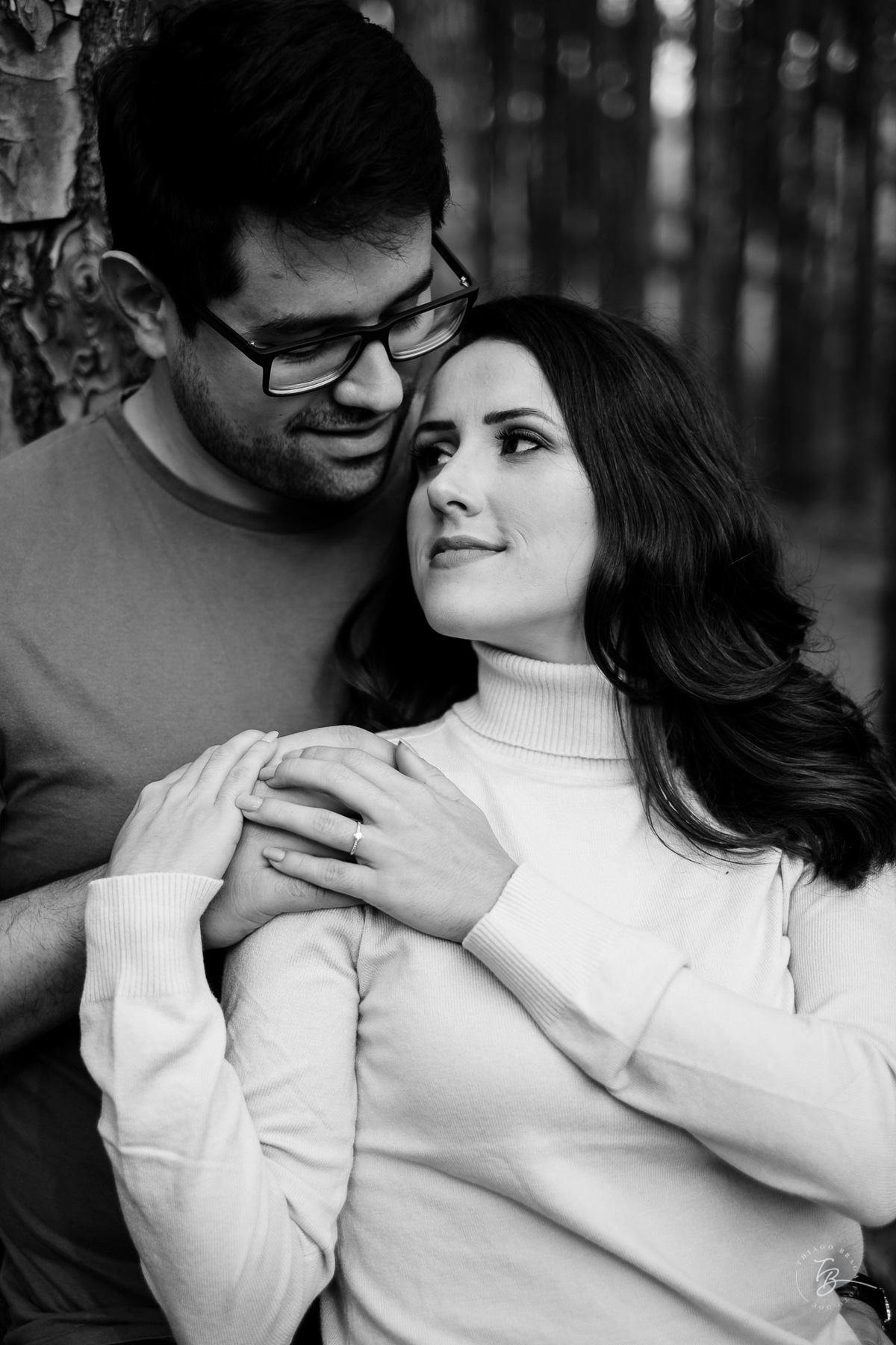 ensaio de casal ao amanhecer na praia mole em Florianópolis. Fotos por Thiago Braga 