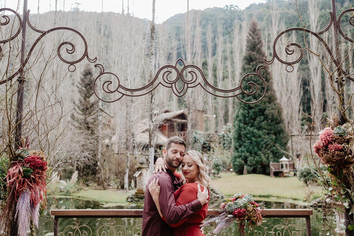 Ensaio pré-casamento em Urubici, no Morro do Parapente, no Jardim Secreto e pousada, por Thiago Braga