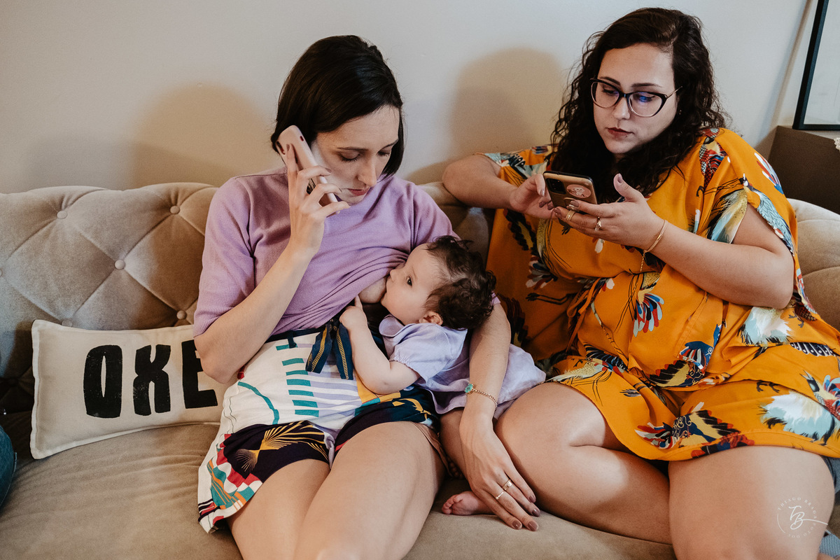 Fotografia documental de família, na casa dos Bridi em Florianópolis. Primeiro aniversário da Gaia.