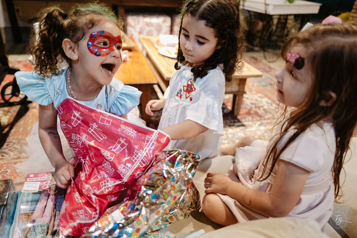 Fotografia de aniversário infantil no Villa Jeriva em Florianópolis. Fotografia documental