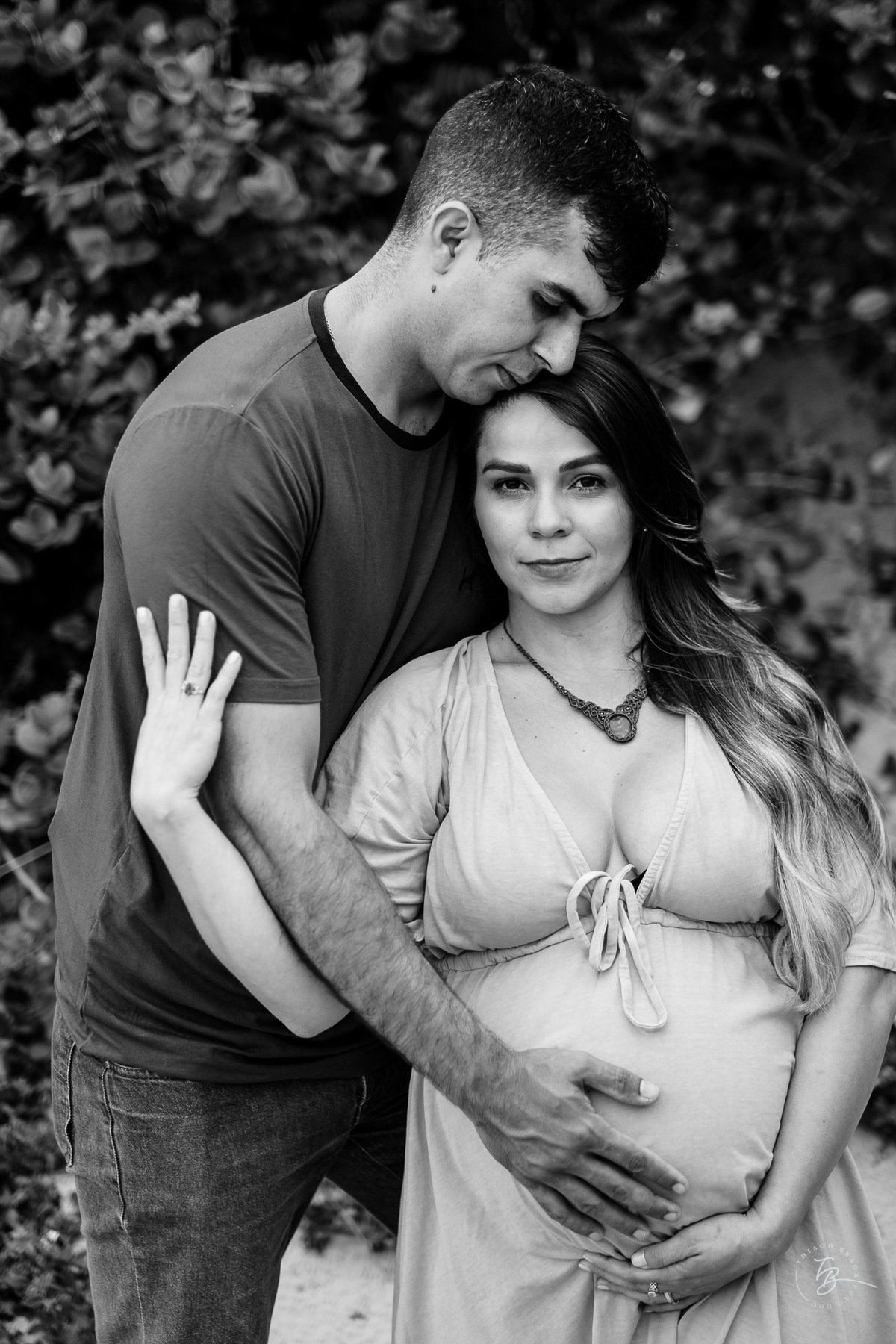 ensaio gestante em fim de tarde na praia do campeche