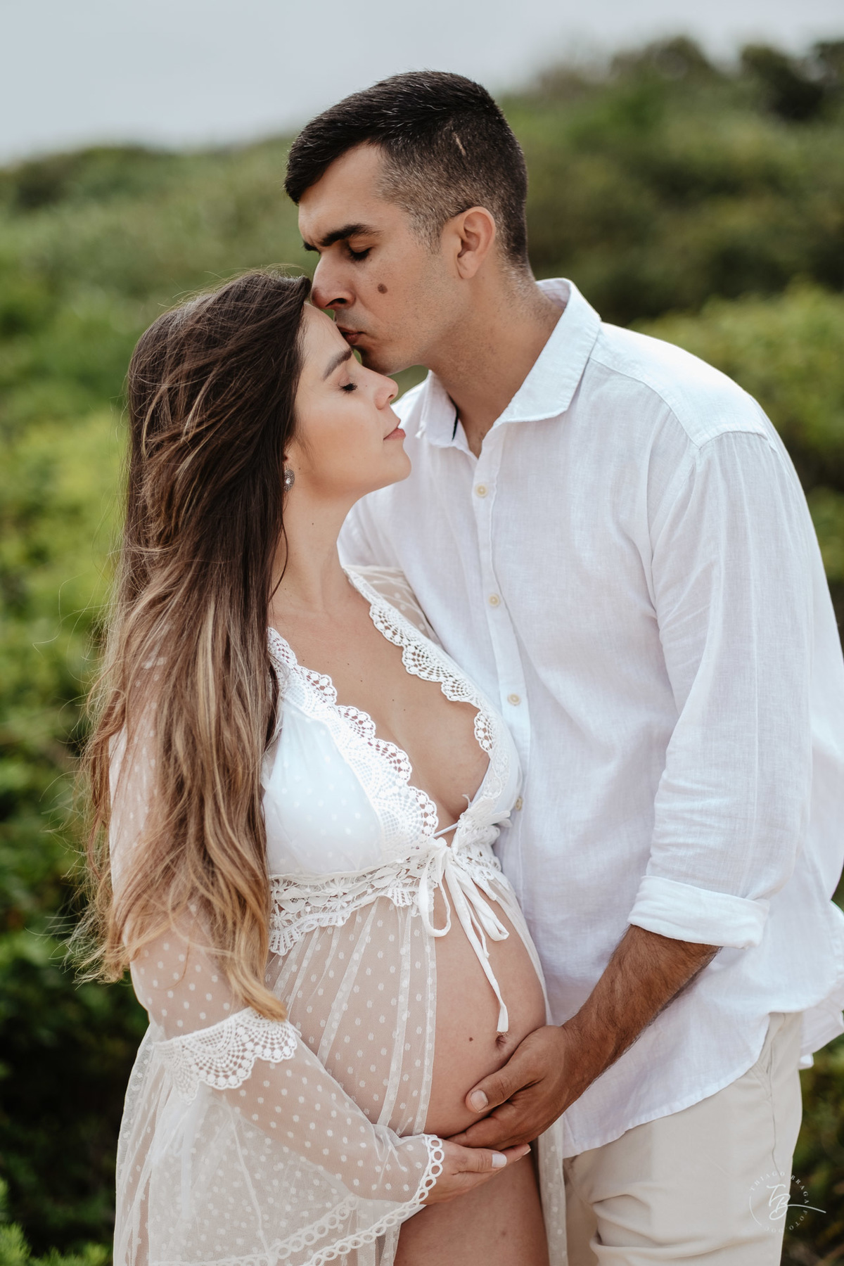 ensaio gestante em fim de tarde na praia do campeche