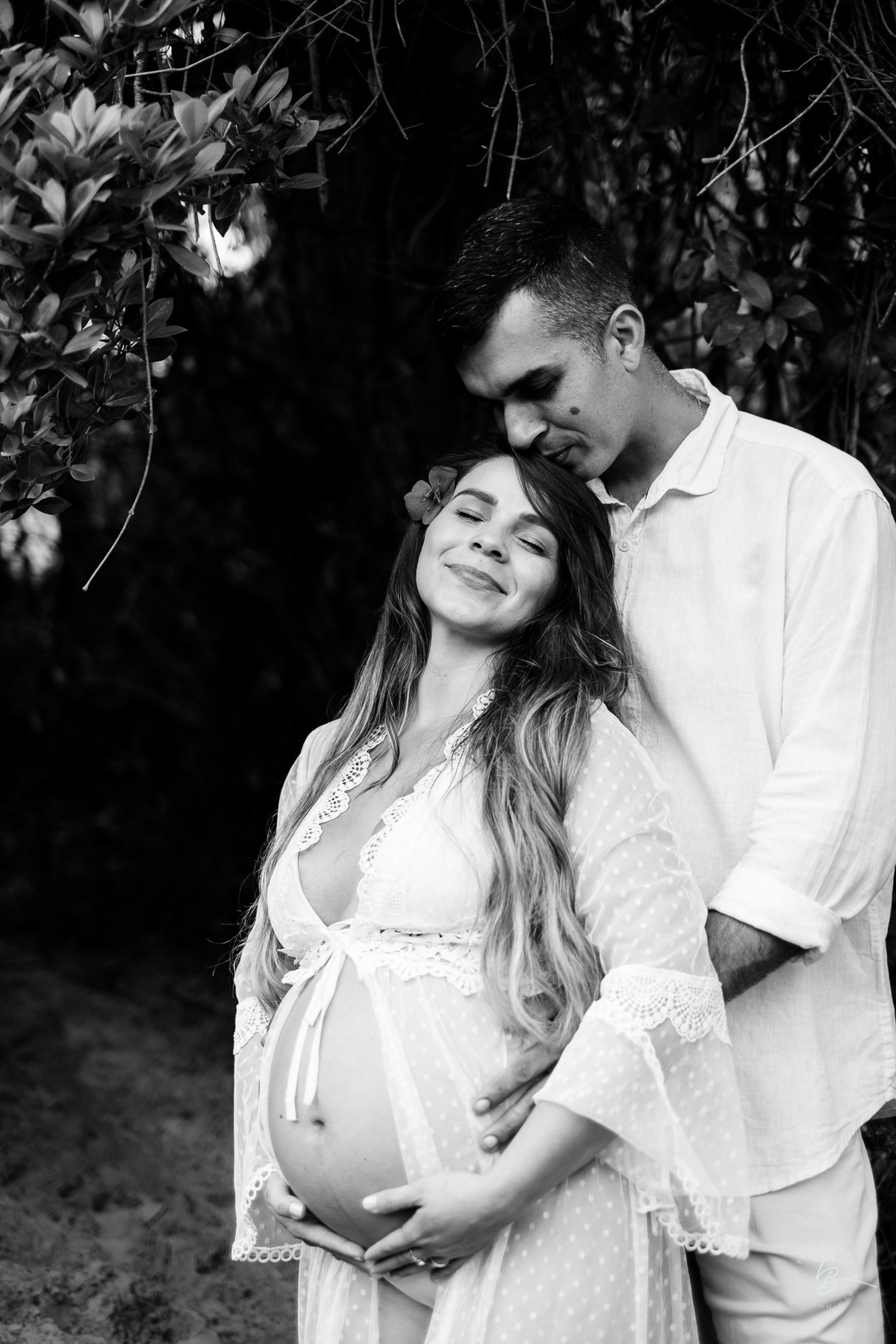 ensaio gestante em fim de tarde na praia do campeche