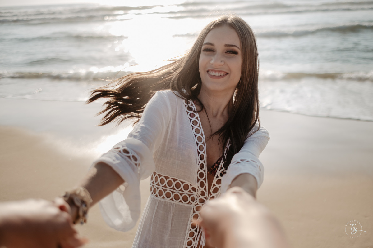 Amanhecer do Sol na para Mole em Floripa. Ensaio de 15 anos com a Julia por Thiago Braga fotografia. 