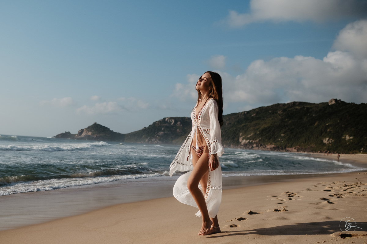 Amanhecer do Sol na para Mole em Floripa. Ensaio de 15 anos com a Julia por Thiago Braga fotografia. 
