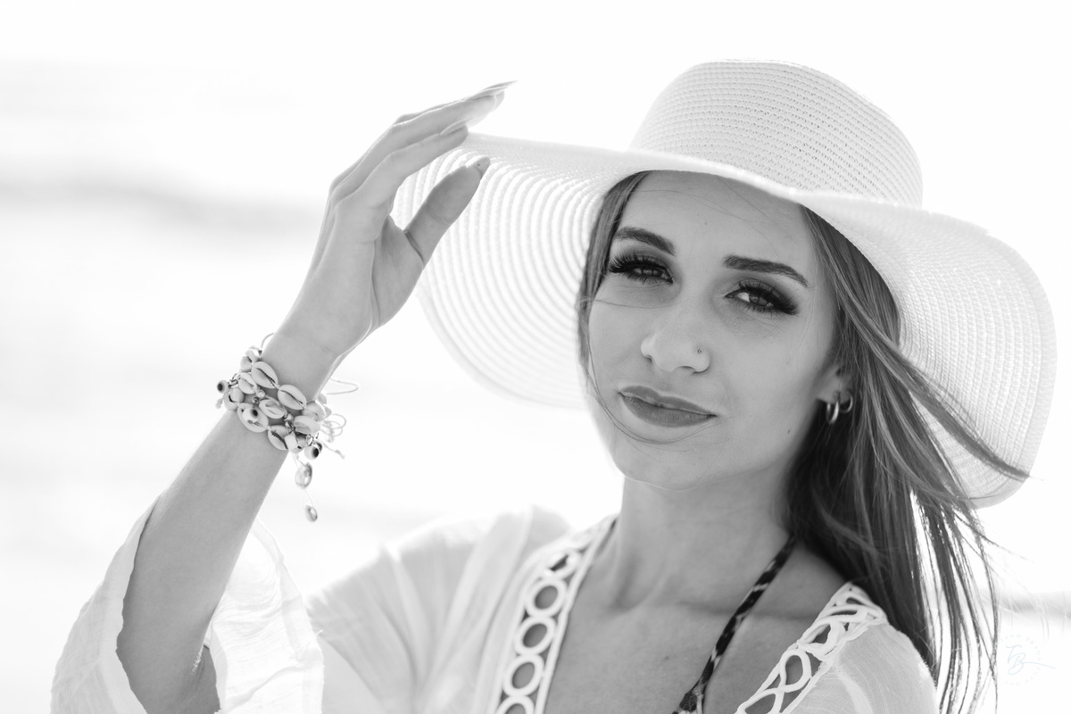 Amanhecer do Sol na para Mole em Floripa. Ensaio de 15 anos com a Julia por Thiago Braga fotografia. 