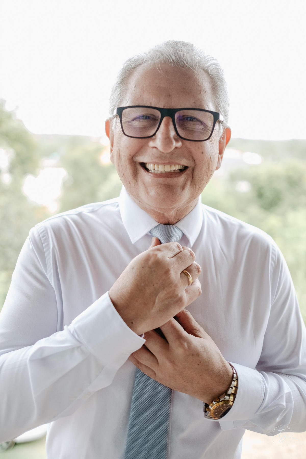 Casamento intimista no Moçambique, Rio Vermelho em Florianópolis. Cerimônia ao ar livre para celebrar a união do Osvaldo e da Sandra. Fotos por Thiago Braga Fotografia.