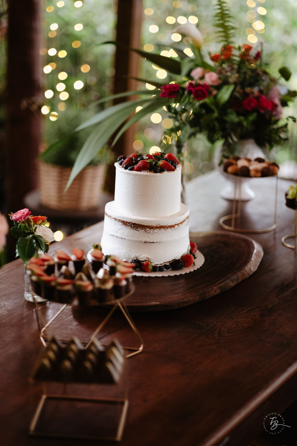 Casamento intimista no Moçambique, Rio Vermelho em Florianópolis. Cerimônia ao ar livre para celebrar a união do Osvaldo e da Sandra. Fotos por Thiago Braga Fotografia.