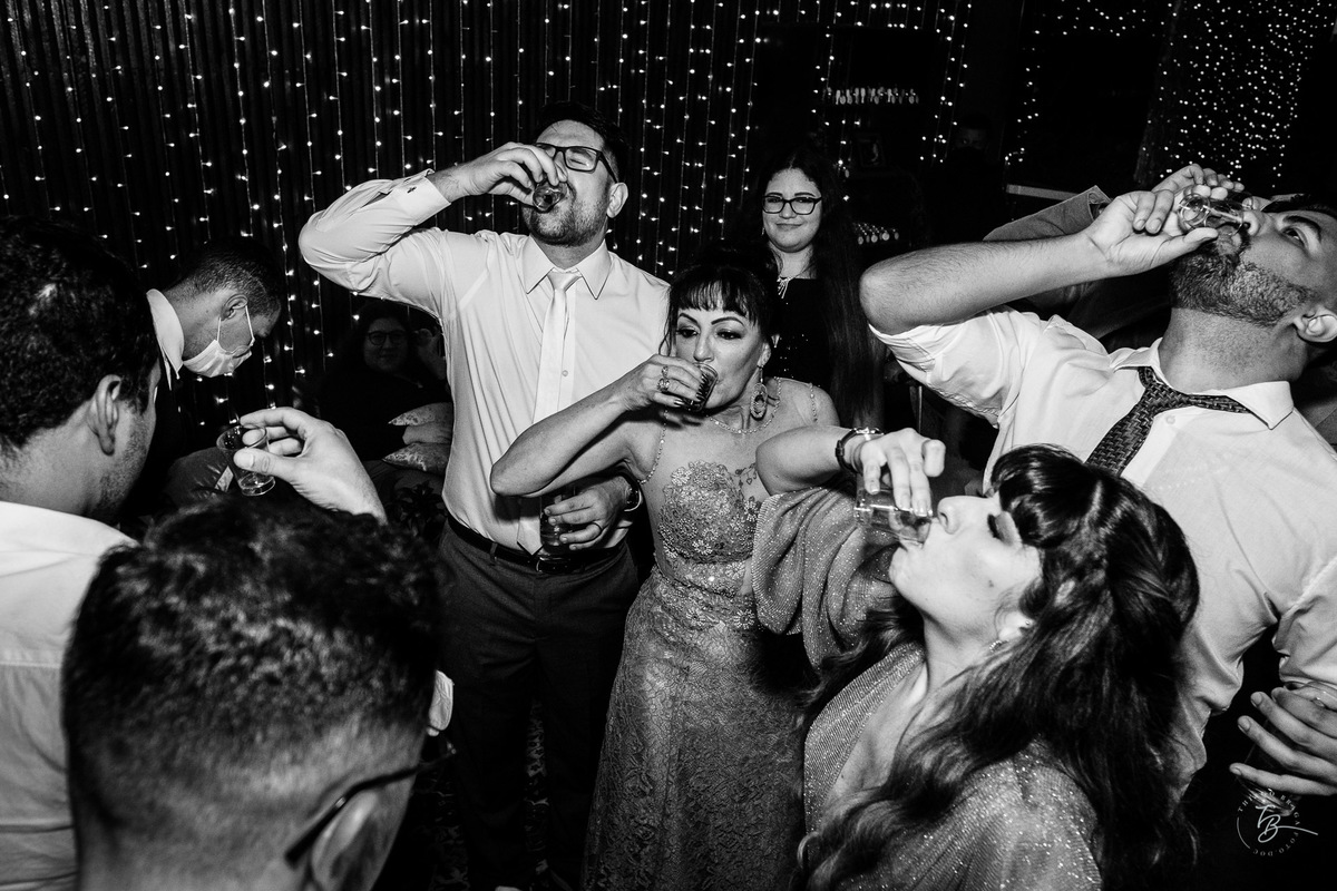 Casamento Indaiá Lincoln e Suellen, fim de tarde, na Lagoa em Florianópolis - Sc por Thiago Braga foto