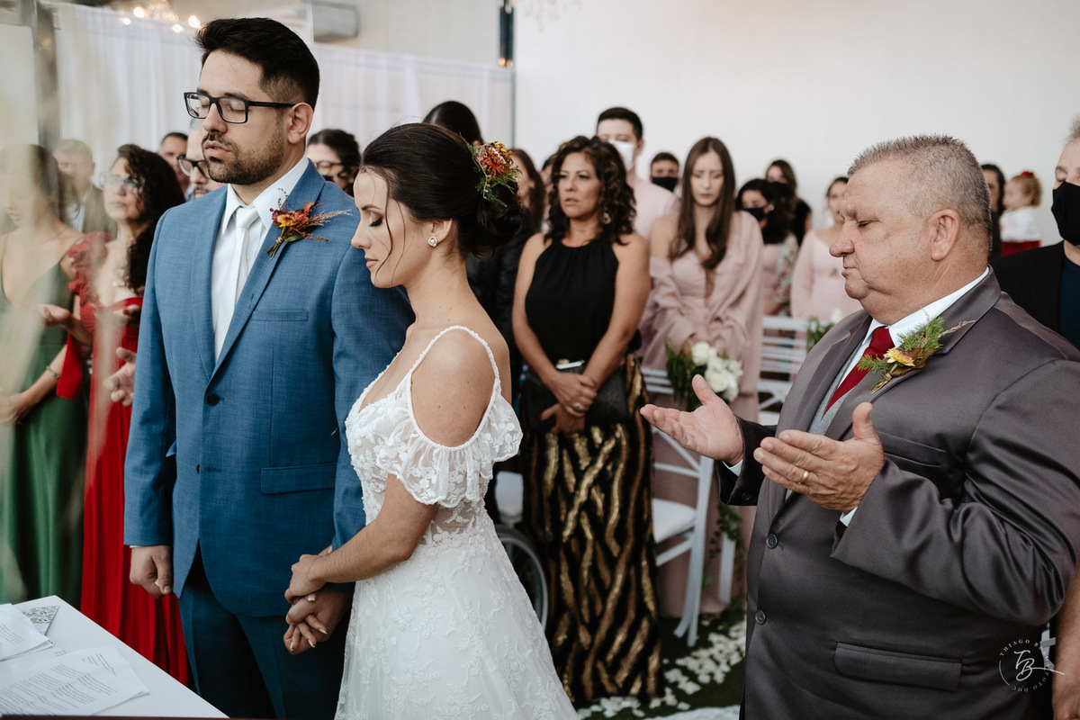 Casamento Indaiá Lincoln e Suellen, fim de tarde, na Lagoa em Florianópolis - Sc por Thiago Braga foto