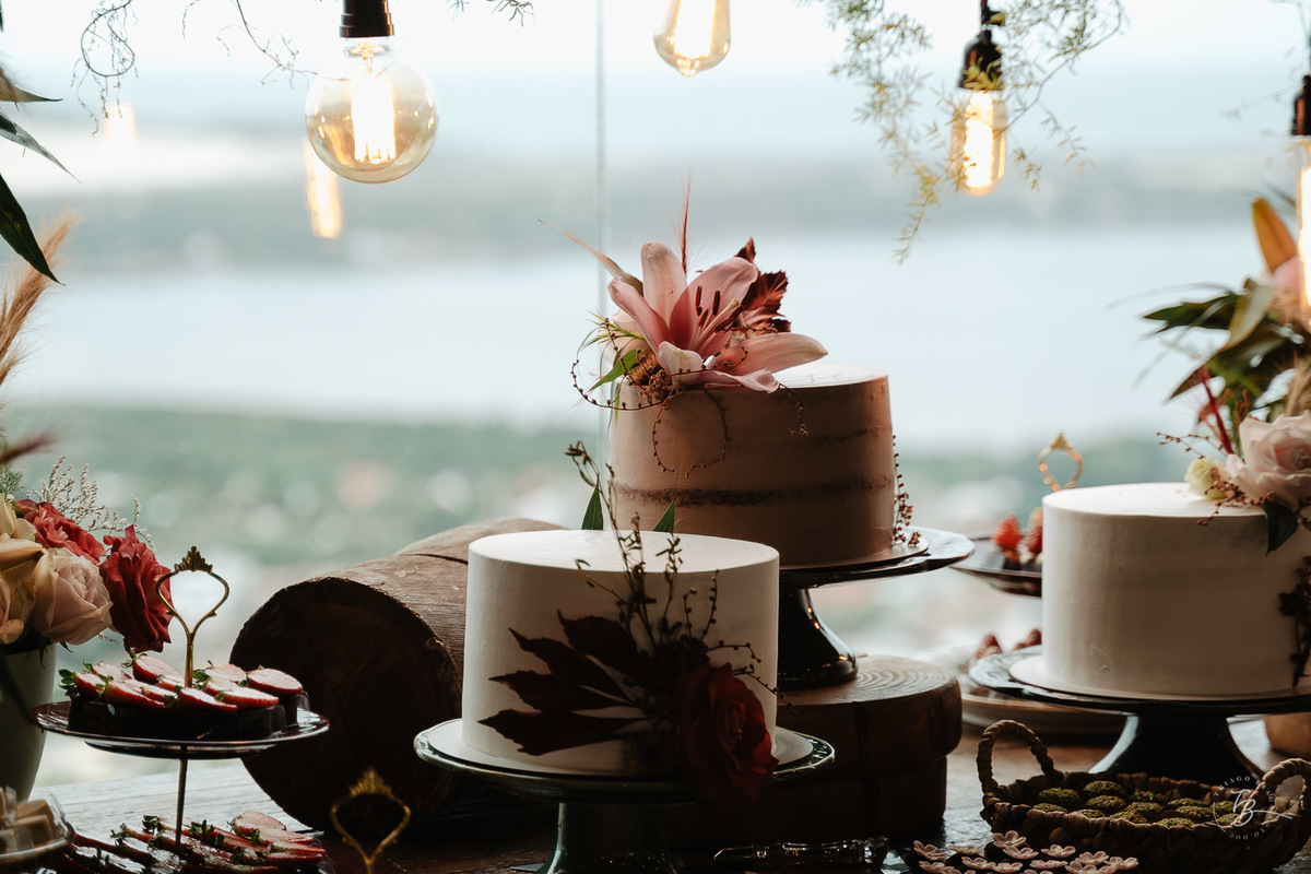 Casamento Indaiá Lincoln e Suellen, fim de tarde, na Lagoa em Florianópolis - Sc por Thiago Braga foto