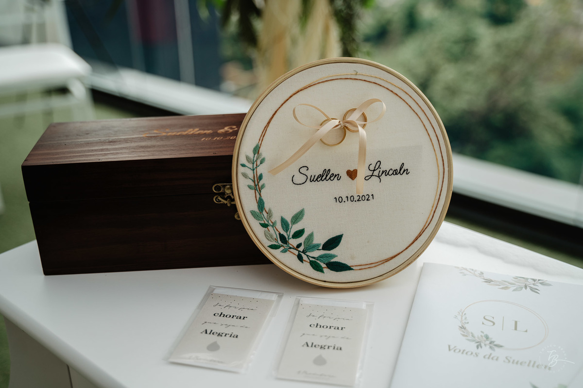 Casamento Indaiá Lincoln e Suellen, fim de tarde, na Lagoa em Florianópolis - Sc por Thiago Braga foto