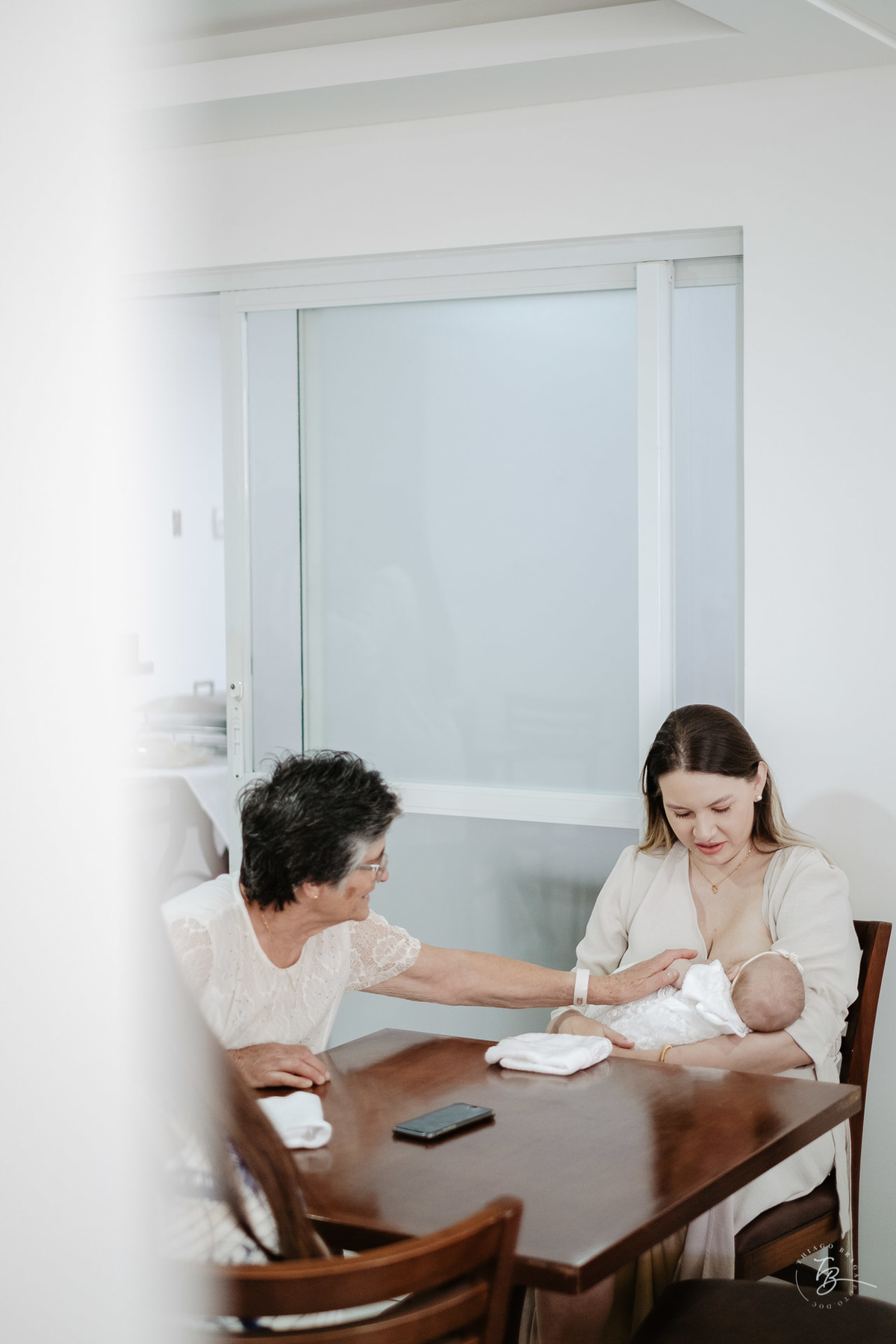 dia do batizado da Laura, por Thiago Braga fotografia. Documental de família