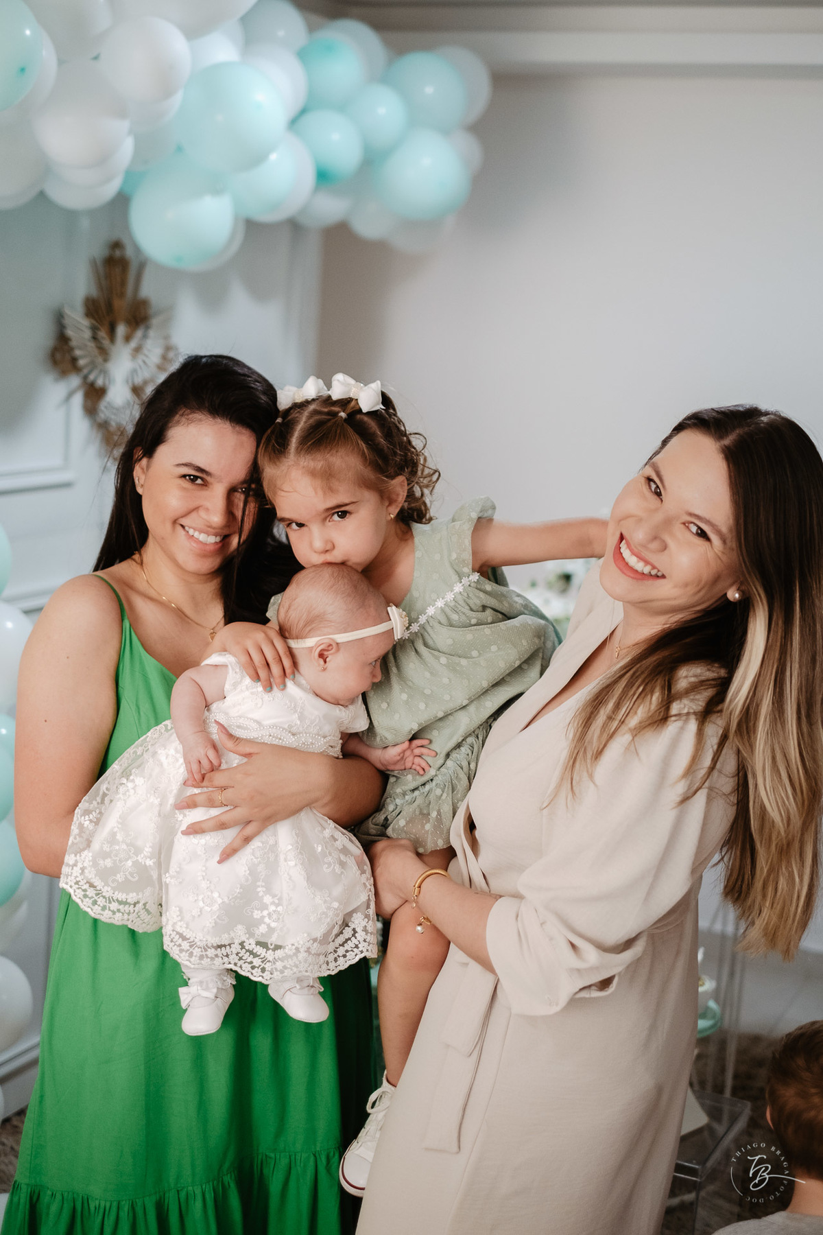 dia do batizado da Laura, por Thiago Braga fotografia. Documental de família